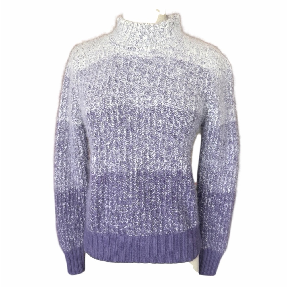 Late 1980s/Early 90s White‎ Stag Nylon/Lambswool/Angora Blend Turtleneck Sweater